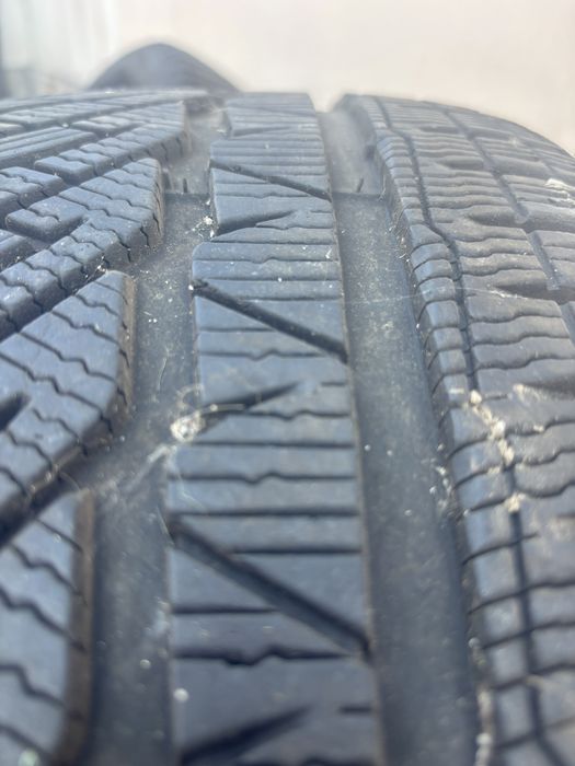 Гуми Мишлен пилот алпин 245/45/18 зимни рънфлат