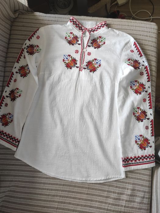 Дамска риза с шевици (S размер)