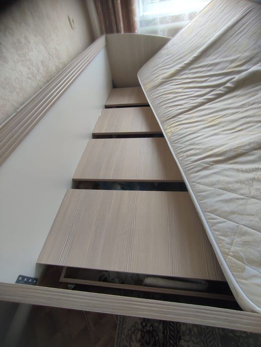 Продам кровать .