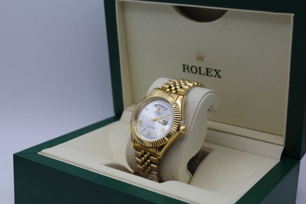 Женские наручные часы. Rolex - Батарея.