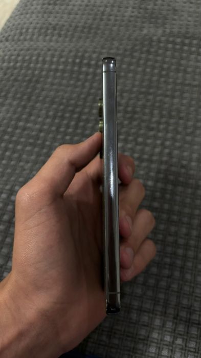 Samsung s23 256/8