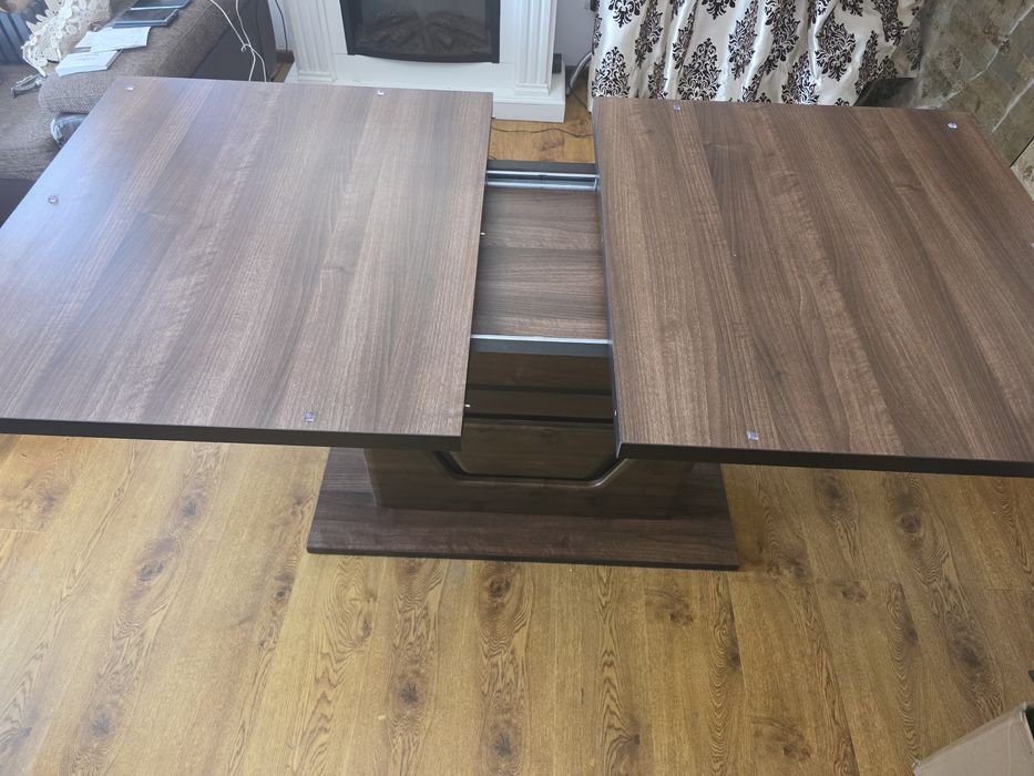 Vând masă sufragerie extensibilă
