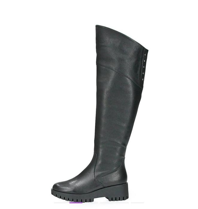 Продам  кожанные сапоги.