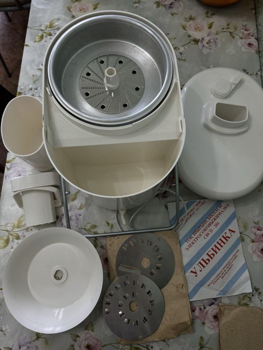 Соковыжималка электрическая