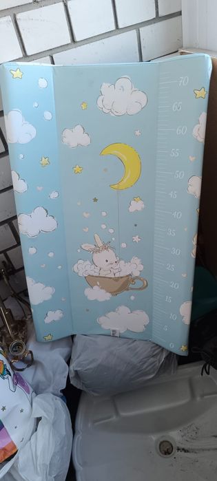 Продам пеленальный столик