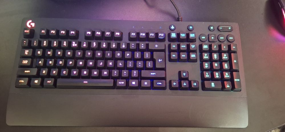 Tastatura Loghitech G213