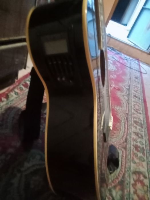 электро акустическая гитара