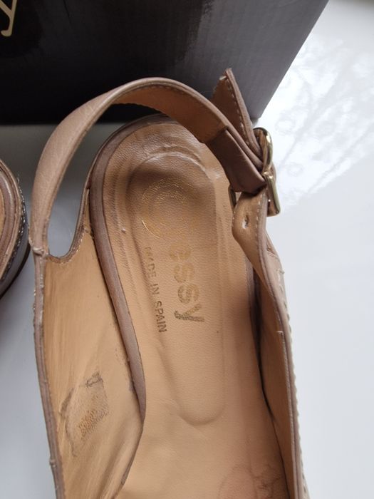 Женские кожаные туфли (37 размер)