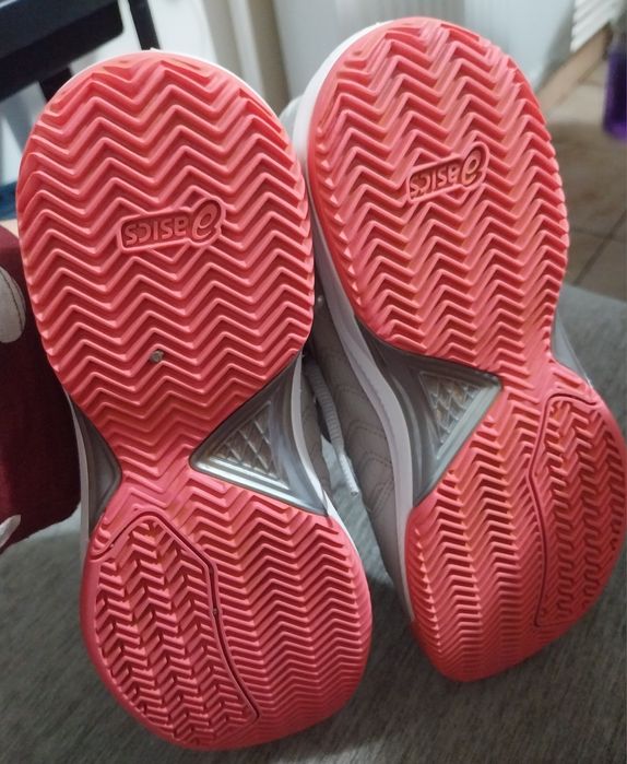 Adidasi Asics mar 40,5