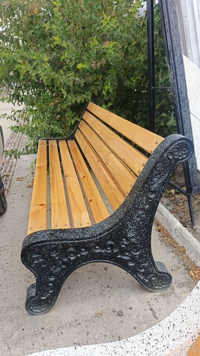 Skameyka urna Gul tuvak