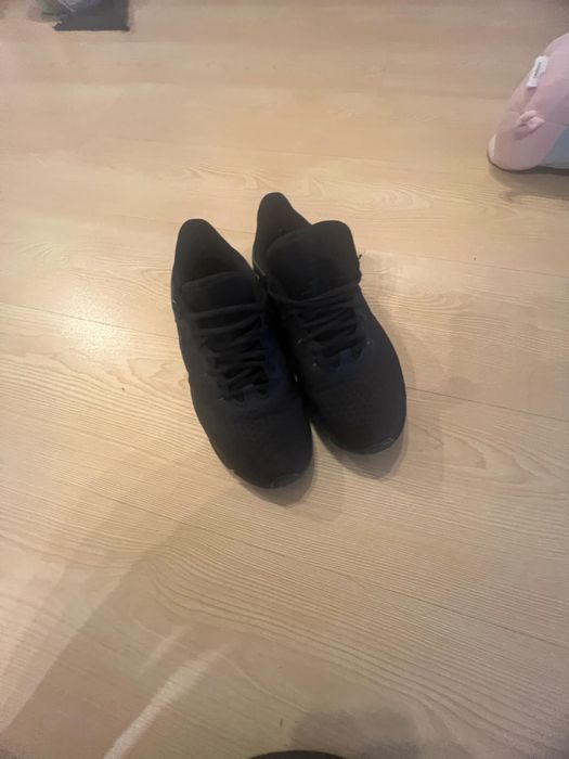 Маратонки Nike номер 42.5