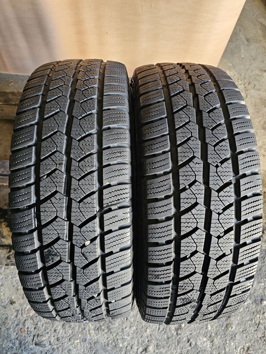 2 anvelope iarna 215 65 16C Semperit 8mm