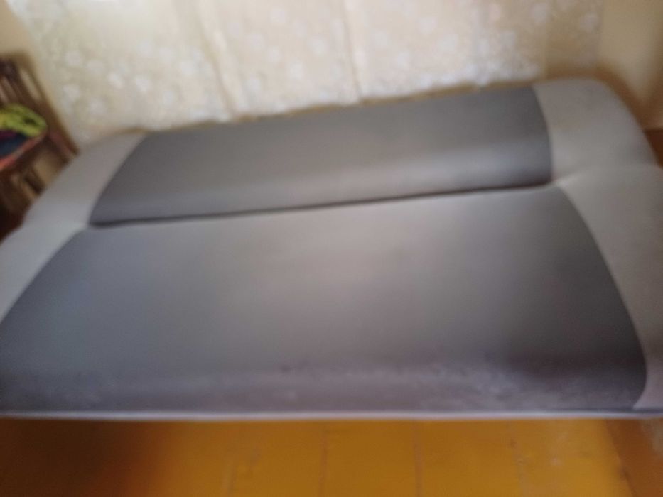 Canapea extensibila cu lada