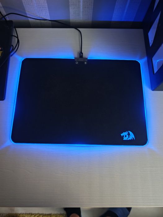 Геймърска светеща rgb подложка за мишка