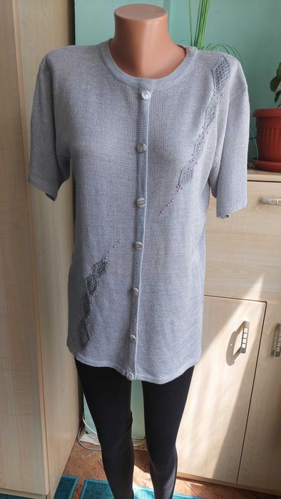 Стилни летни блузи с къс ръкав