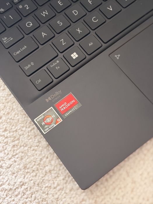 Asus Zenbook OLED 3k 16gb ram, 512 ssd UM3402Y