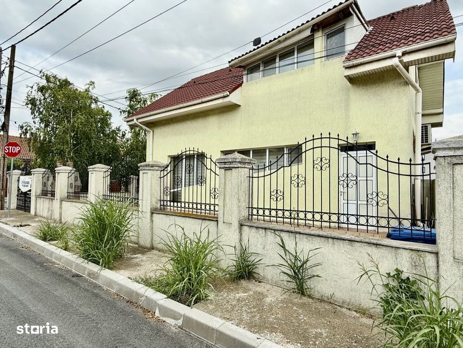 Vila individuala de vanzare Ovidiu Sud pe colt