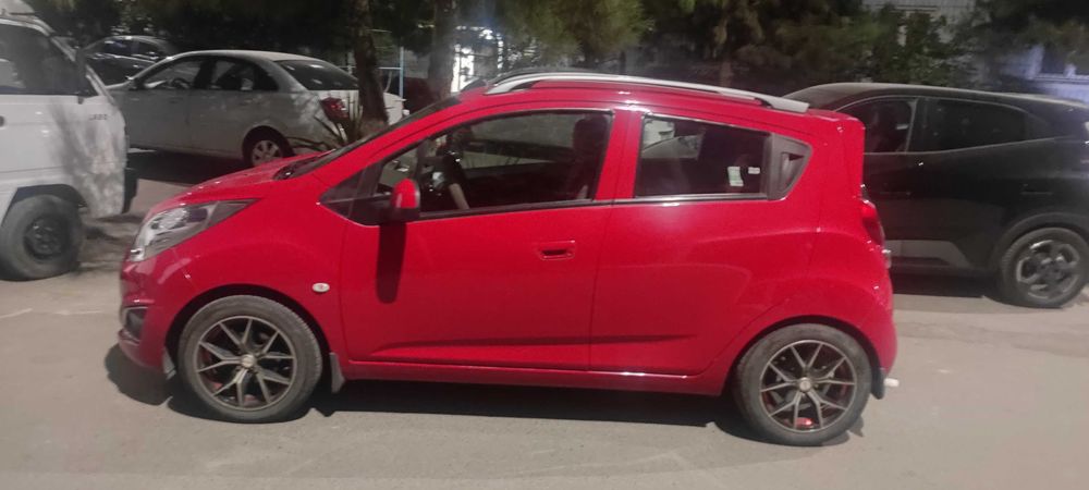 Продается спарк экспертный вариант, автомат коробка 4 позиция