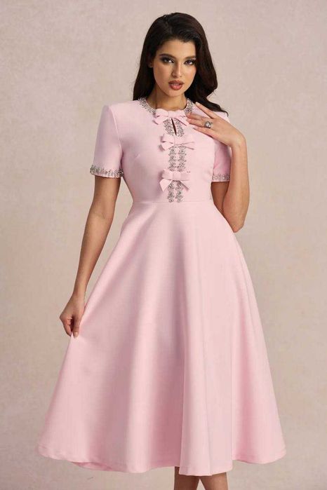 Rochie elegantă, croială flatană