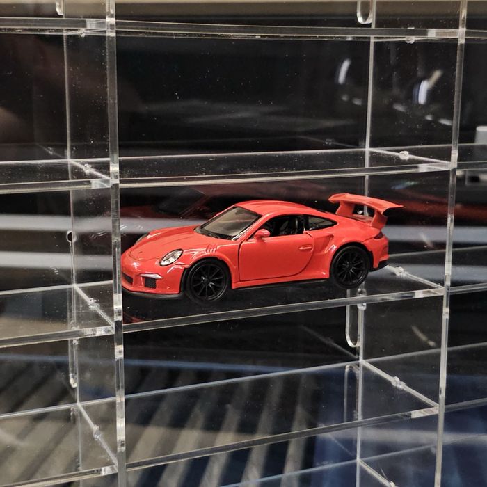 Витрина за 24 колички 1:43 Hot Wheels, Matchbox и др.