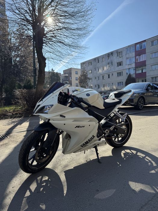 Yamaha YZF R-125.  Abs fata spate  categ a1!!