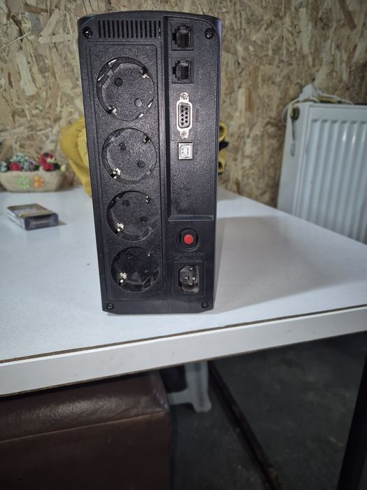 Vand UPS Cyber Power