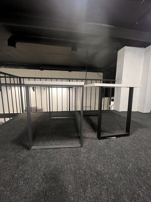 Офисные столы и стулья