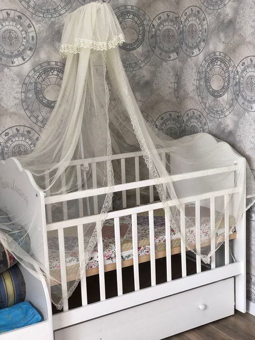 Манеж для младенцев