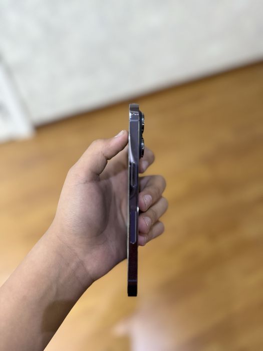 Iphone 14 pro purple