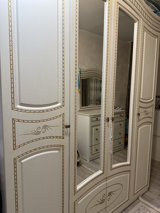 Продаем спальный гарнетур