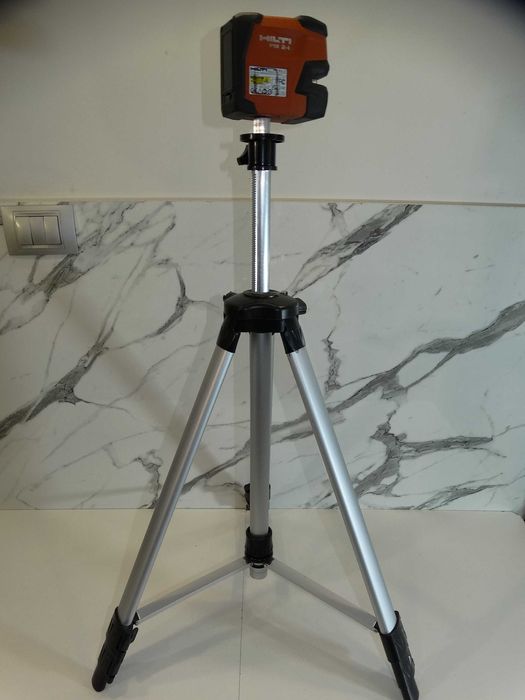 Hilti PM 2L - Линеен червен лазер + тринога 1.50 м.