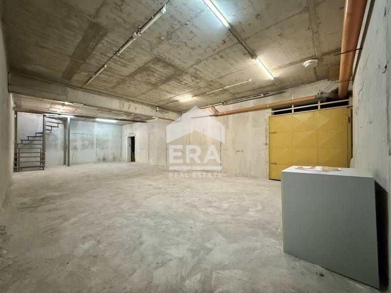 Представителен търговски обект в центъра на София