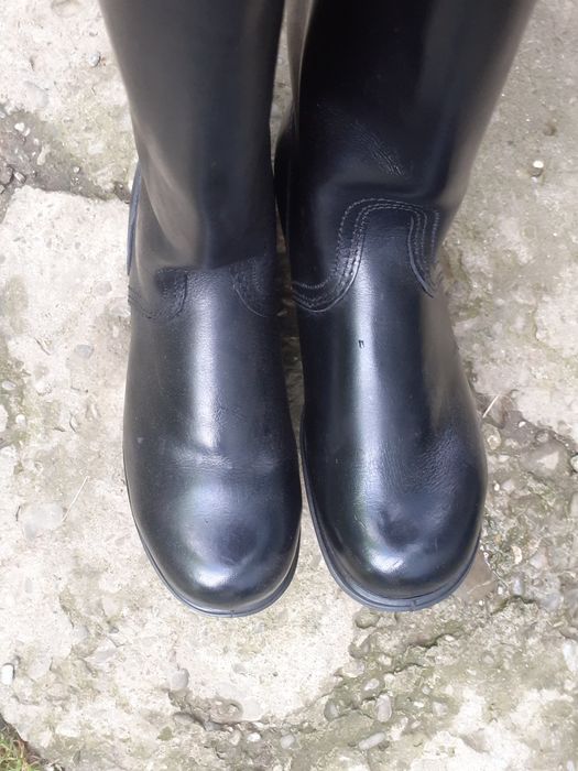 Cizme cu bombeu,piele,noi/40