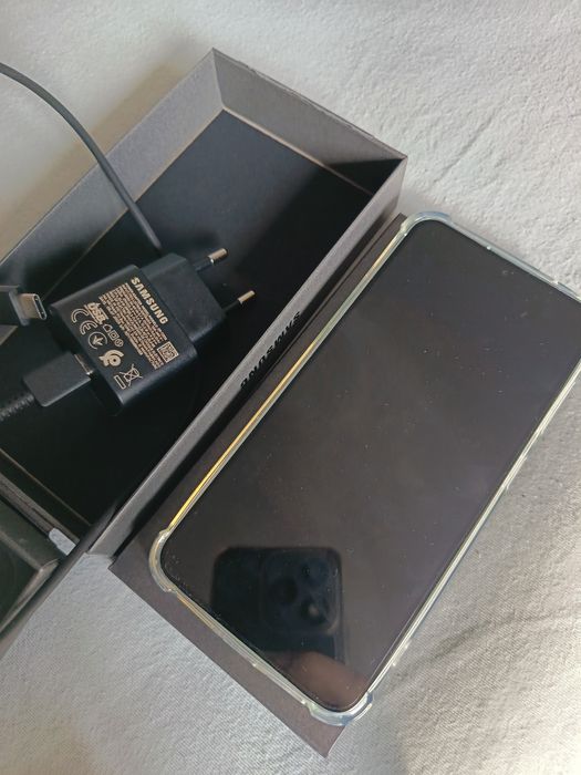 Samsung  Galaxy S25 - Чисто нов! + оригинално зарядно и гаранция!