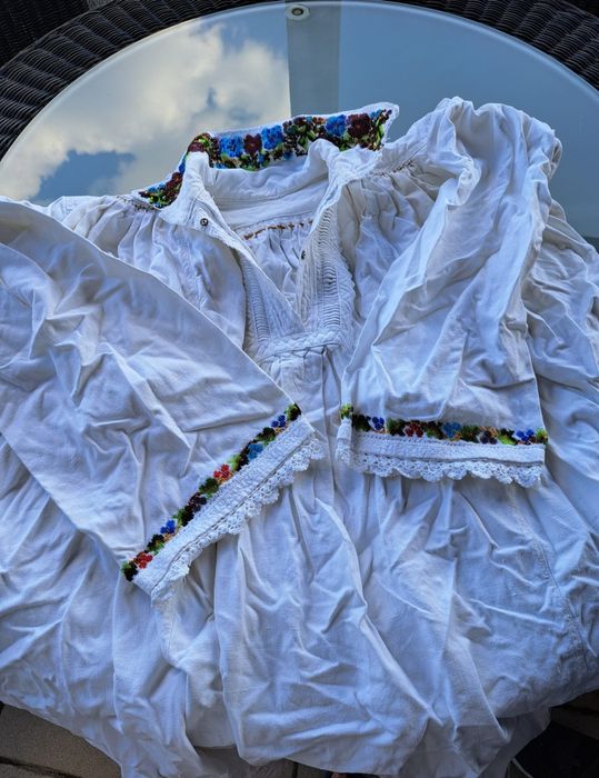 Vând cămăși tradiționale și ițari bărbătești