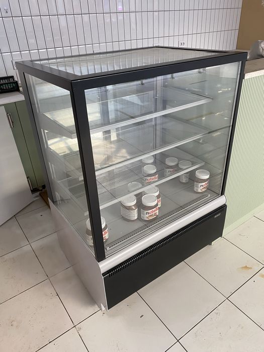 Холодильная витрина