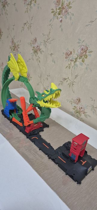 Joc Hot Wheels Cursa Dragonului