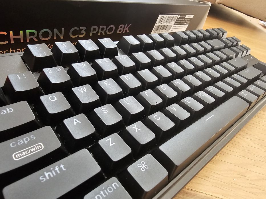Геймърска механична клавиатура Keychron C3 Pro 8K QMK Hot-Swappable  със Keychron Super Red суичове