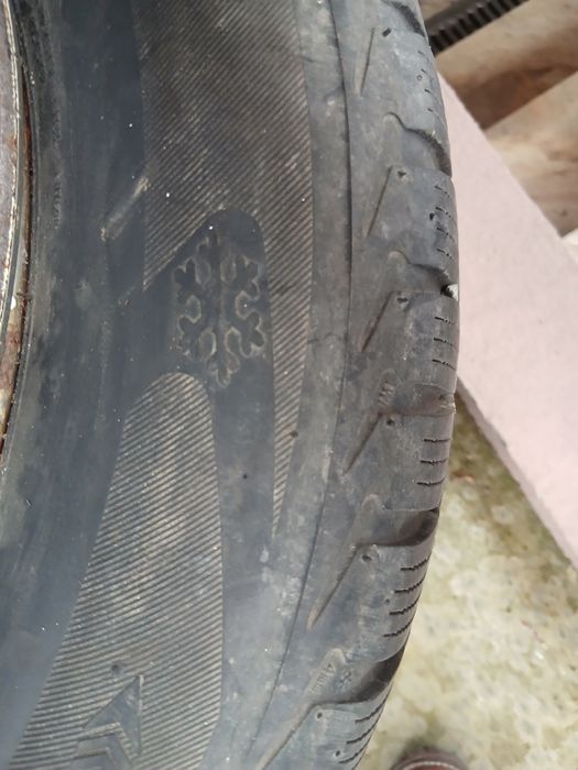 Anvelope Firestone cu jante tabla