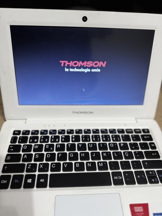 Laptop Thomson cu incarcator