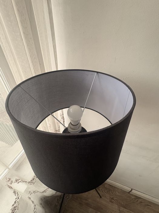 Срочно напольную лампу