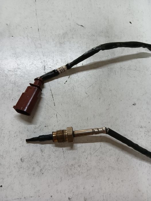 Senzor Lambda Volkswagen Passat 3G2 2014 - > 04L906088Cn