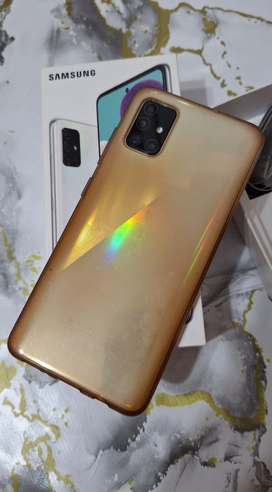 Продам Samsung A51 белый 6/128