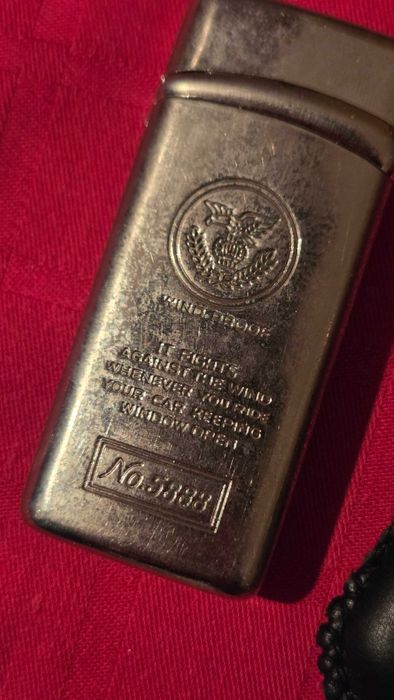 Bricheta antivant (wind-proof) Numarul 5888 cu husa de piele