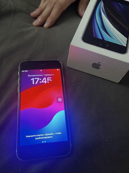 IPhone se 2020 в идеальном состоянии