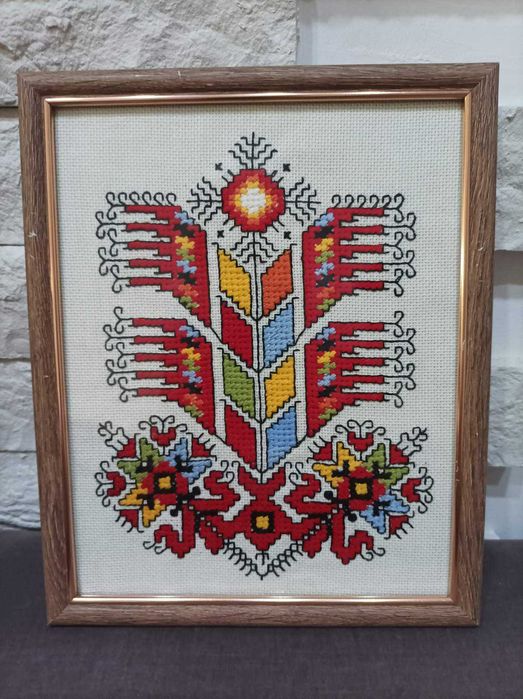 Ръчно бродирана шевица в рамка