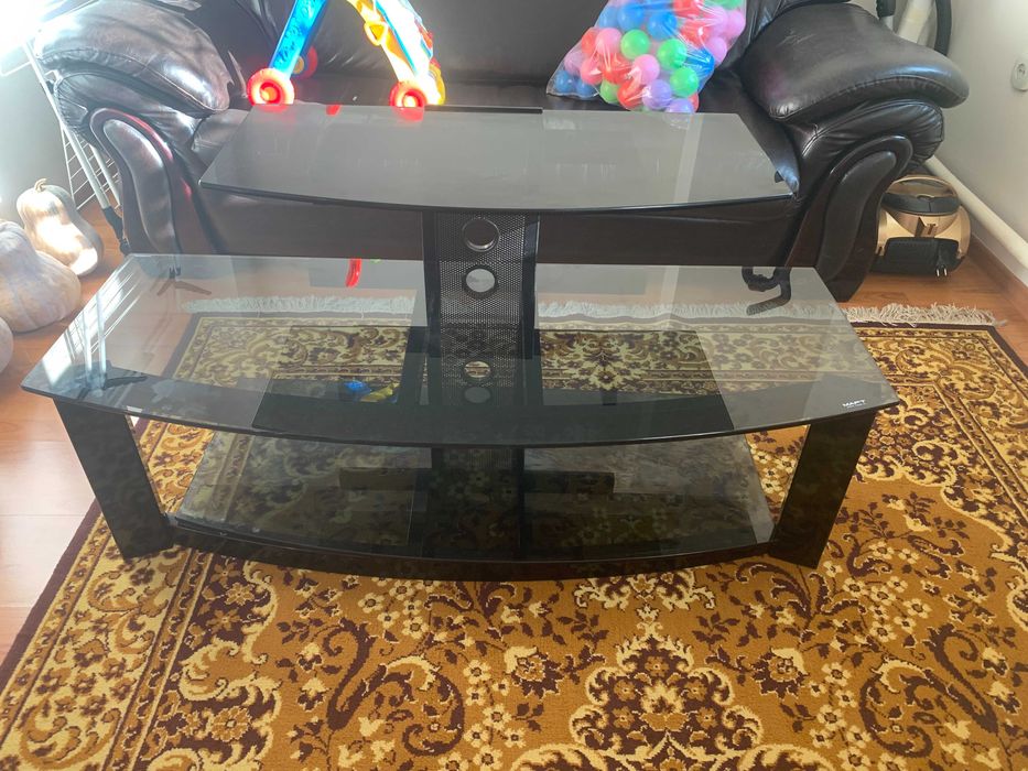 Тумба стеклянная  под телевизор