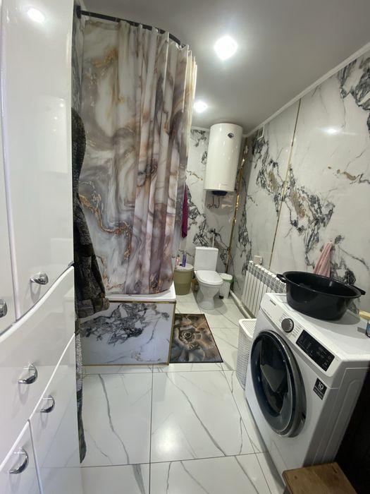 Продаются два дома с магазином