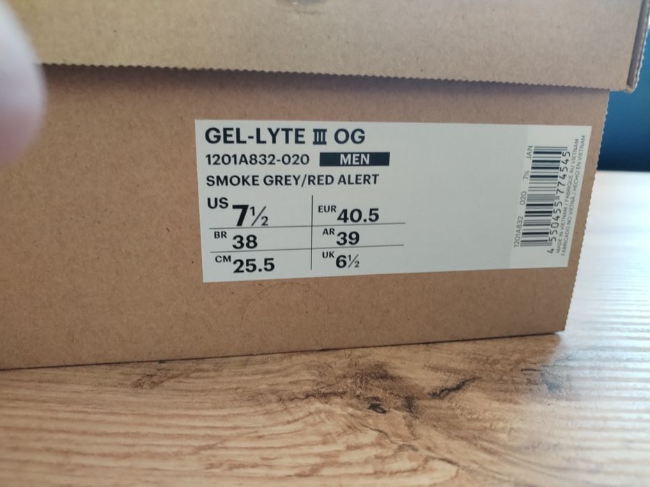 Маратонки Asics нови