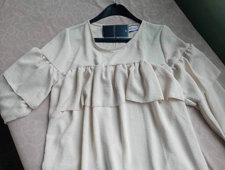 Нова дамска рокля с дълъг ръкав